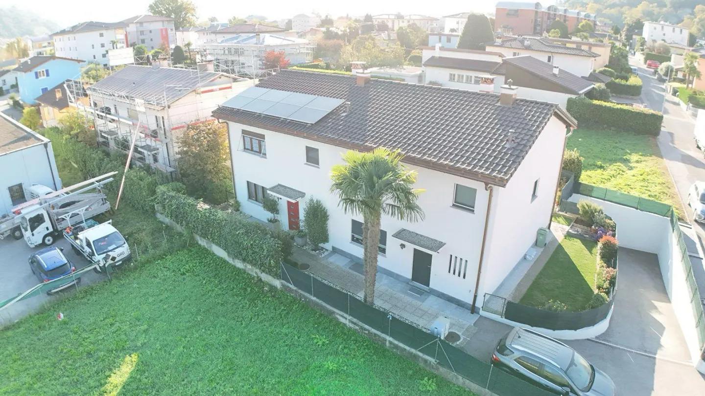 Casa gemella con charme, luce e giardino | Doppelhaushälfte mit Cha... - Photo 17 sur 21