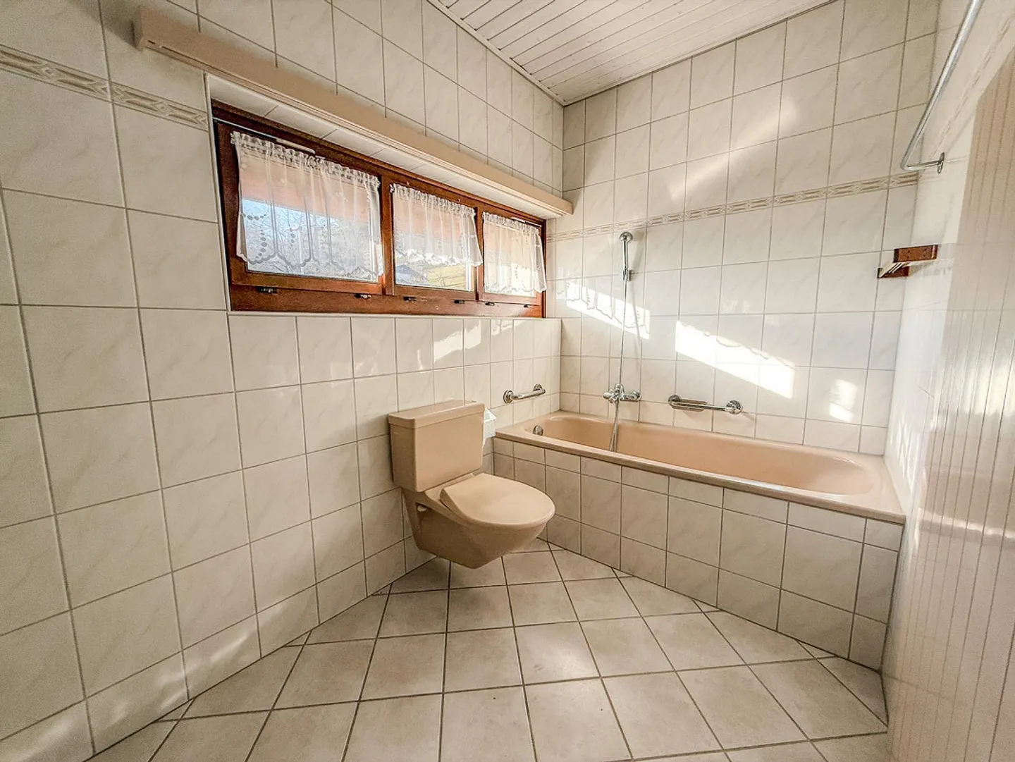 5.5-Room Single-Family House in a Quiet Village Location - Photo 13 of 18