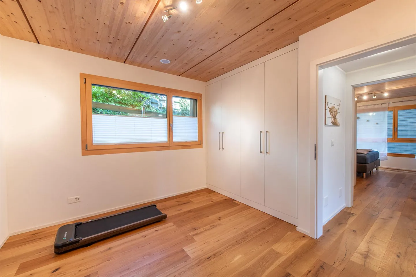 Spacious Living with 24 m² Terrace - Photo 8 of 13