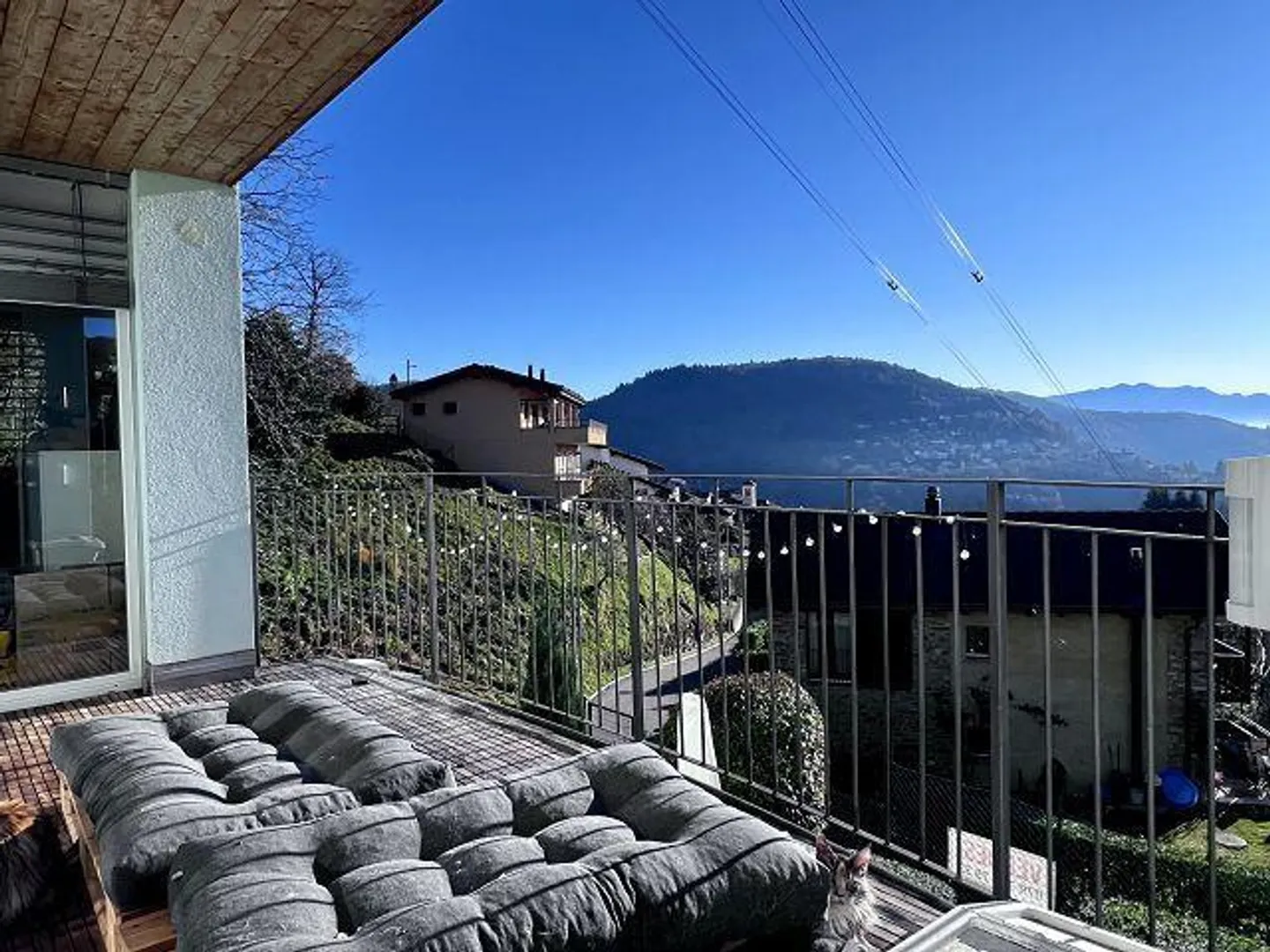 Villetta di 5 1/2 locali in una posizione molto tranquilla e soleggiata con vista - Foto 28 di 43