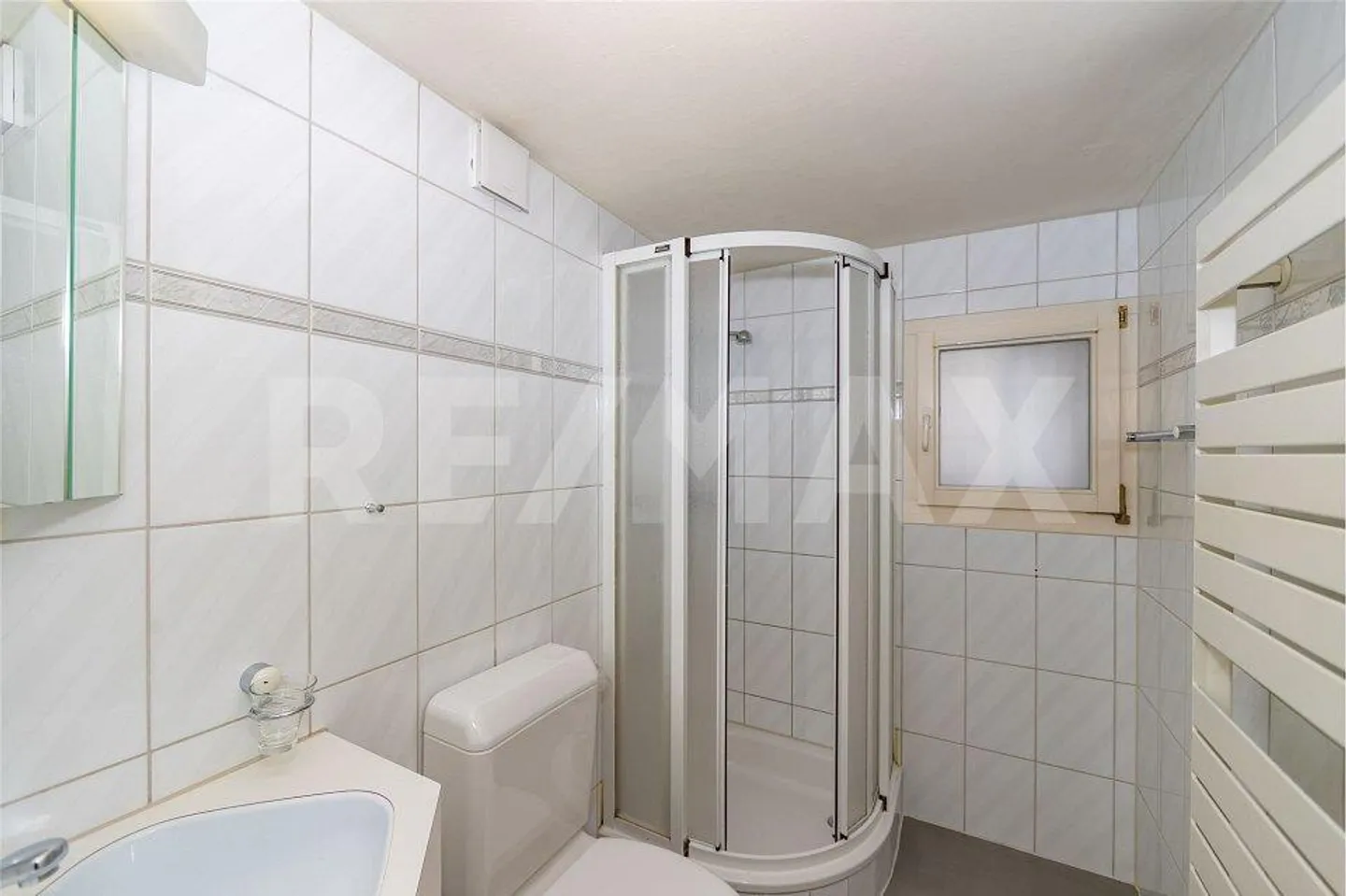 Historic house directly on the Sarner-Aa (half house) with storage space... - Photo 11 of 13