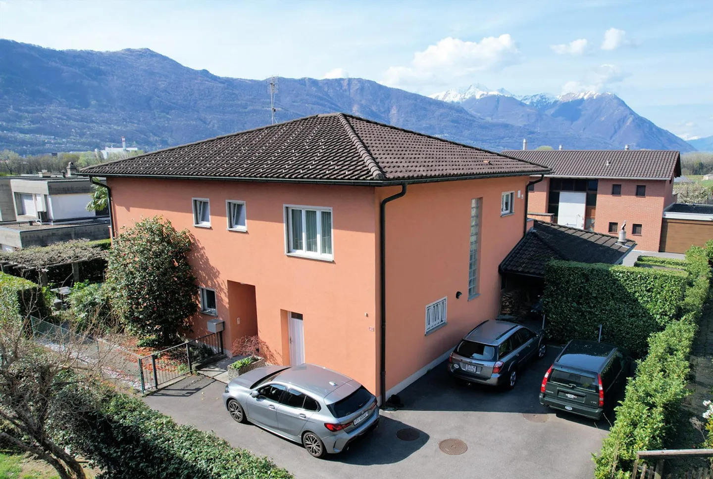 Geräumige Villa mit Schwimmbad in einer prestigeträchtigen Wohngegend - Foto 6 von 19