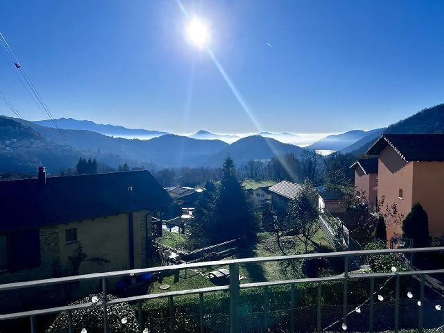 Villetta di 5 1/2 locali in una posizione molto tranquilla e soleggiata con vista - Foto 30 di 43