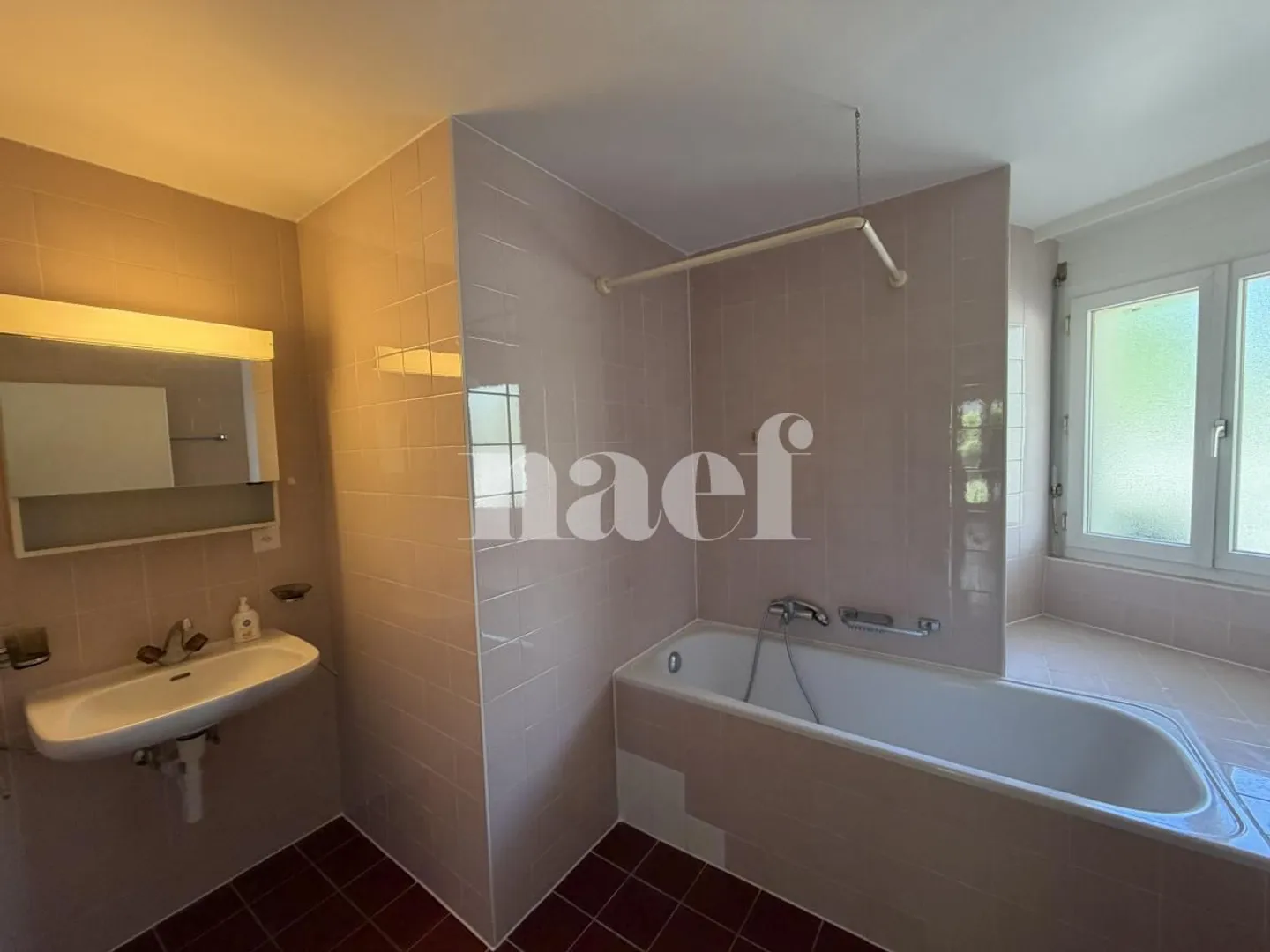 2,5-Zimmer-Wohnung im 1. Stock mit Terrasse und Garten - Foto 8 von 8
