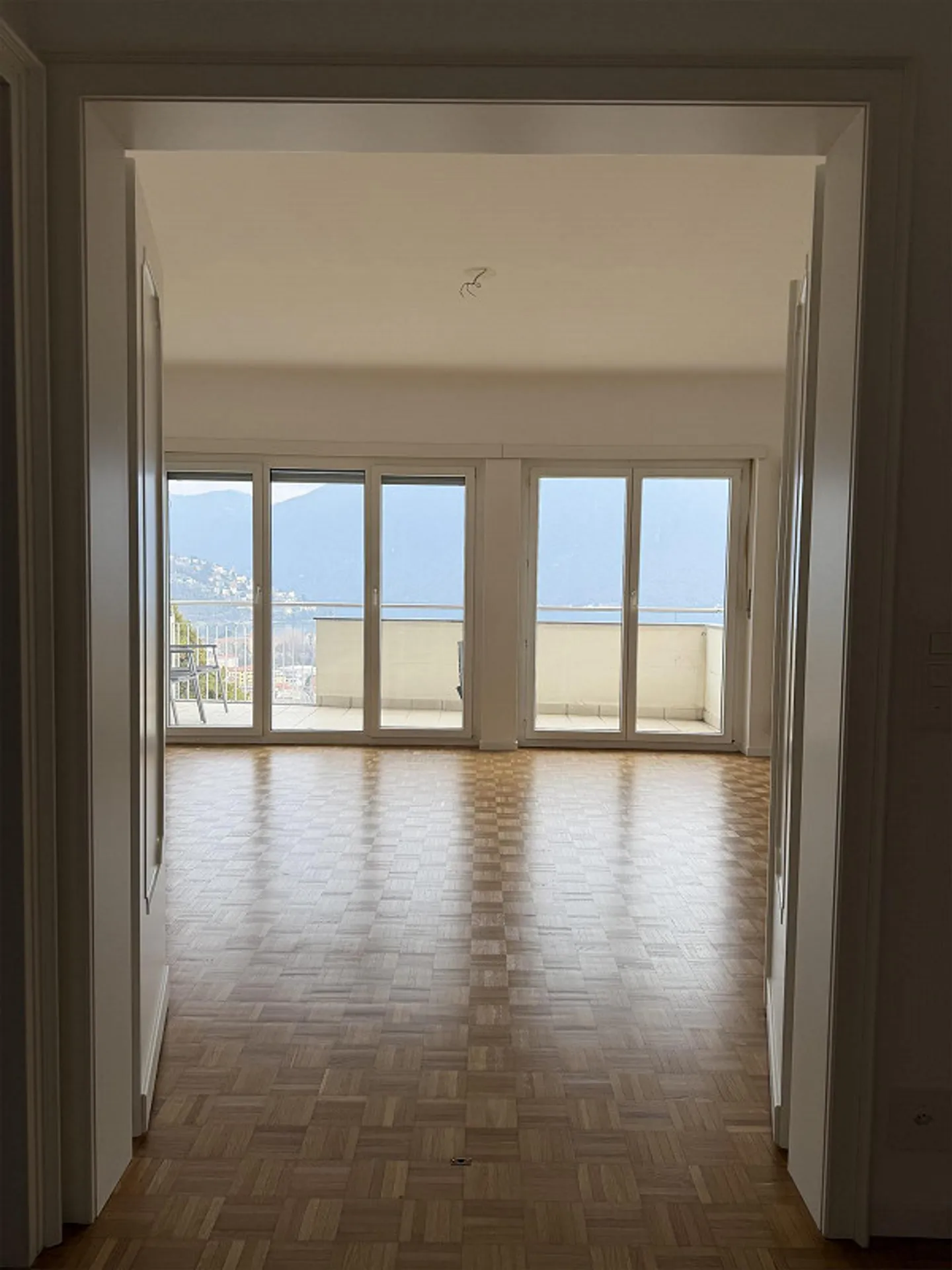 Attika- Loft-Feeling mit Panoramablick über Lugano - Foto 4 von 16