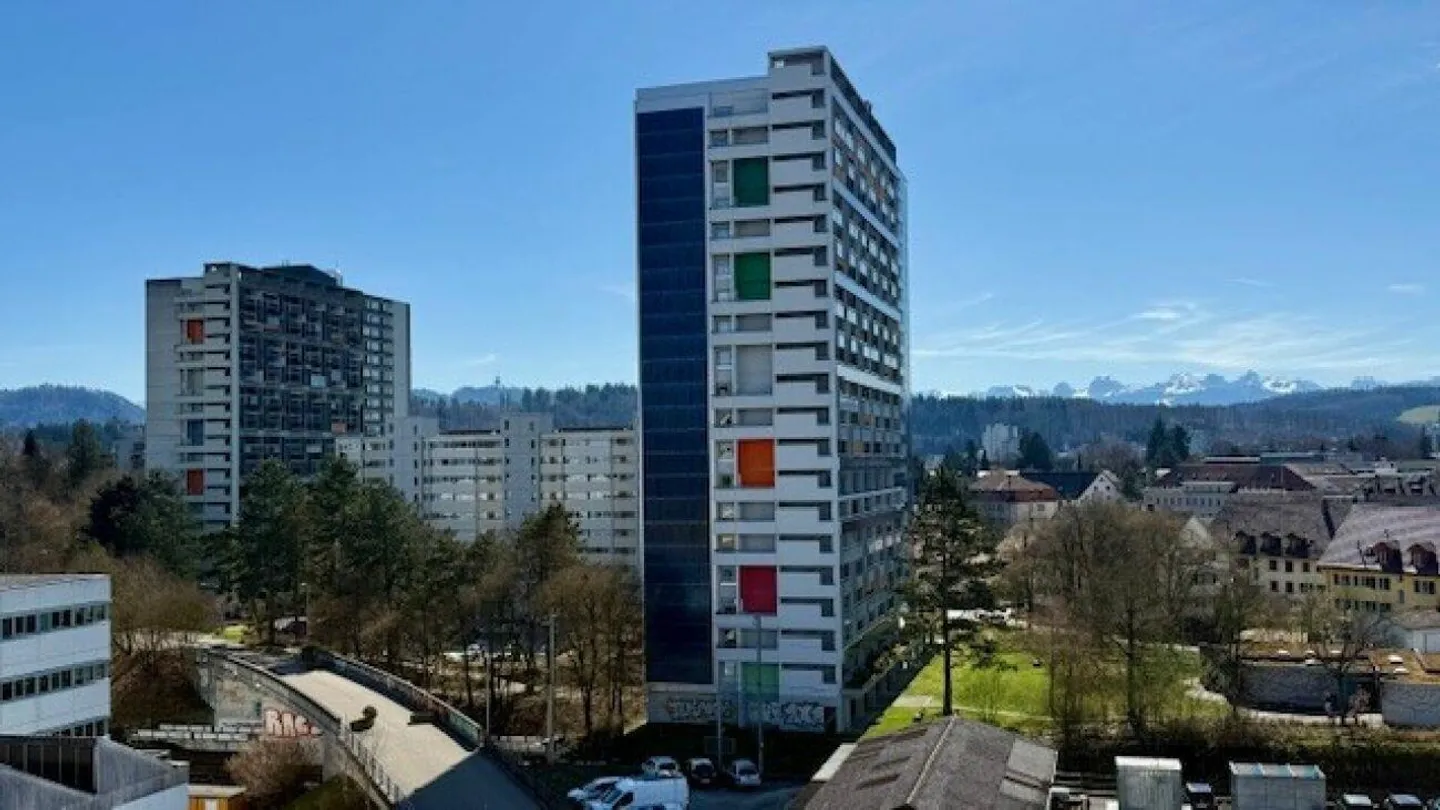 Appartamento 5 1/2 locali con vista interessante - Foto 1 di 16