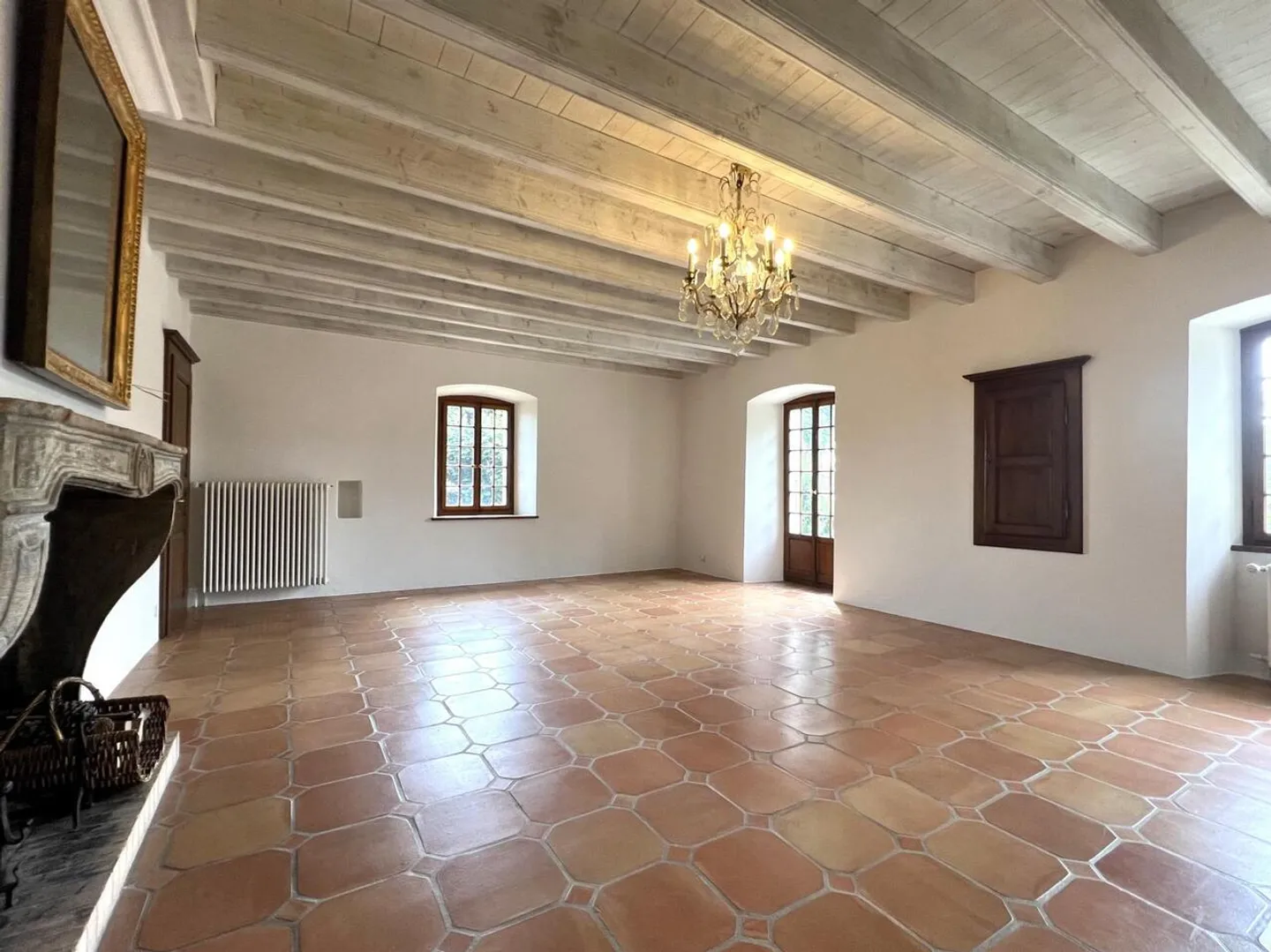Magnifico appartamento di 6,5 stanze in una casa di villaggio, accesso a un grande giardino privato - Foto 6 di 11