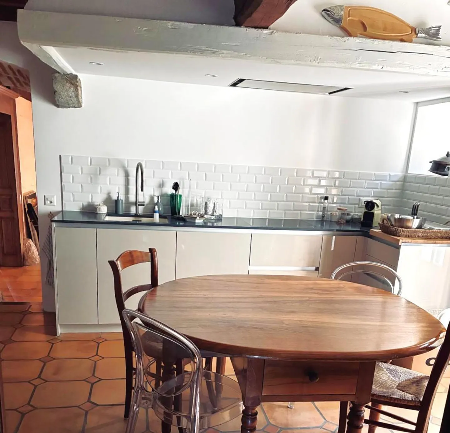 Magnifico appartamento di 6,5 stanze in una casa di villaggio, accesso a un grande giardino privato - Foto 7 di 11