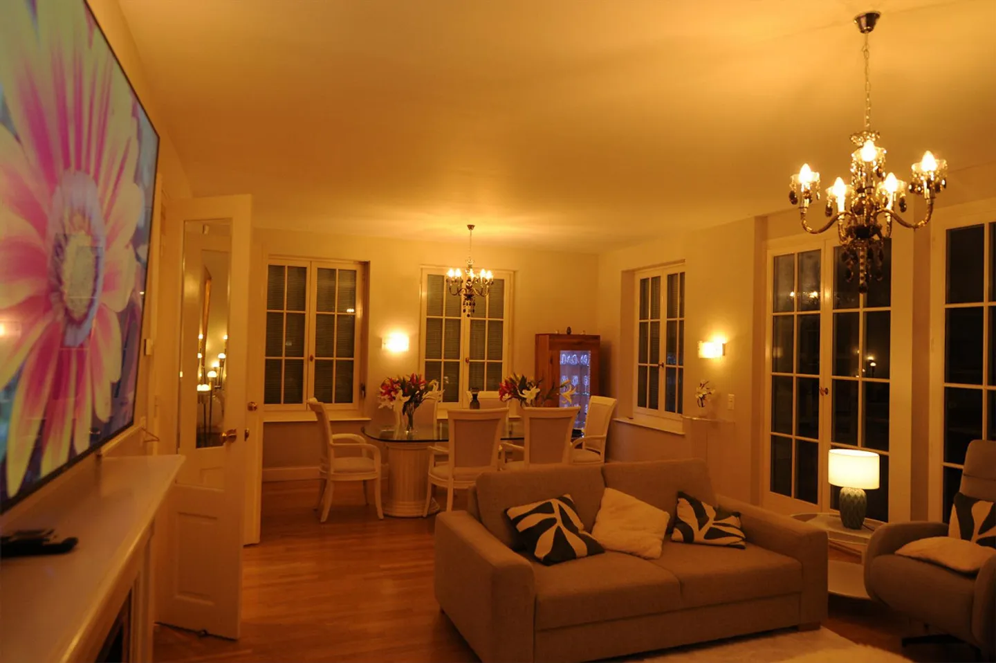 Luxuriöse und gemütliche Wohnung in einem Palast in Zürich - Foto 3 von 20