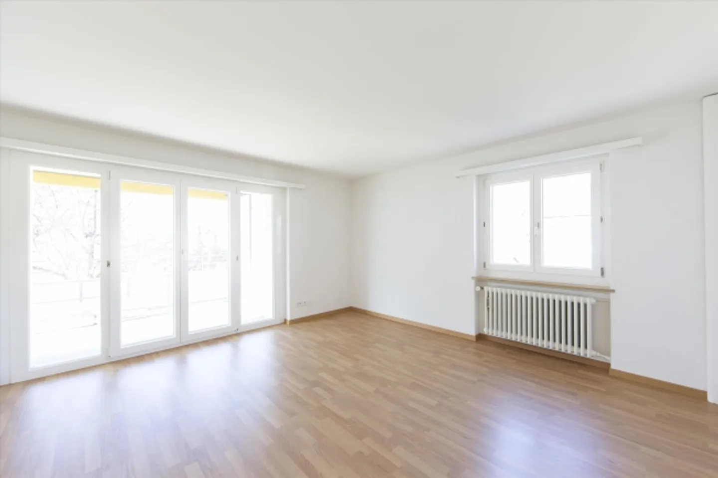 Appartamento parzialmente ristrutturato in una posizione ottimale cerca te! - Foto 3 di 11