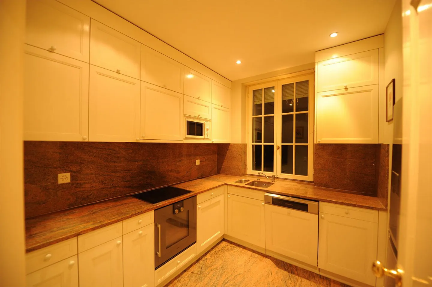 Luxuriöse und gemütliche Wohnung in einem Palast in Zürich - Foto 10 von 20