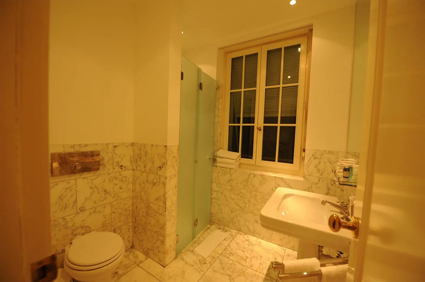 Luxuriöse und gemütliche Wohnung in einem Palast in Zürich - Foto 18 von 20