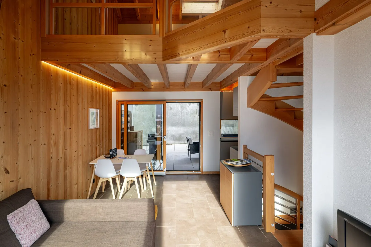 MAGNIFICENT SEMI-DETACHED VILLA 3 ROOMS OF 107 M2 IN THE HEART OF THE VINES IN SAILLON - Photo 12 of 22