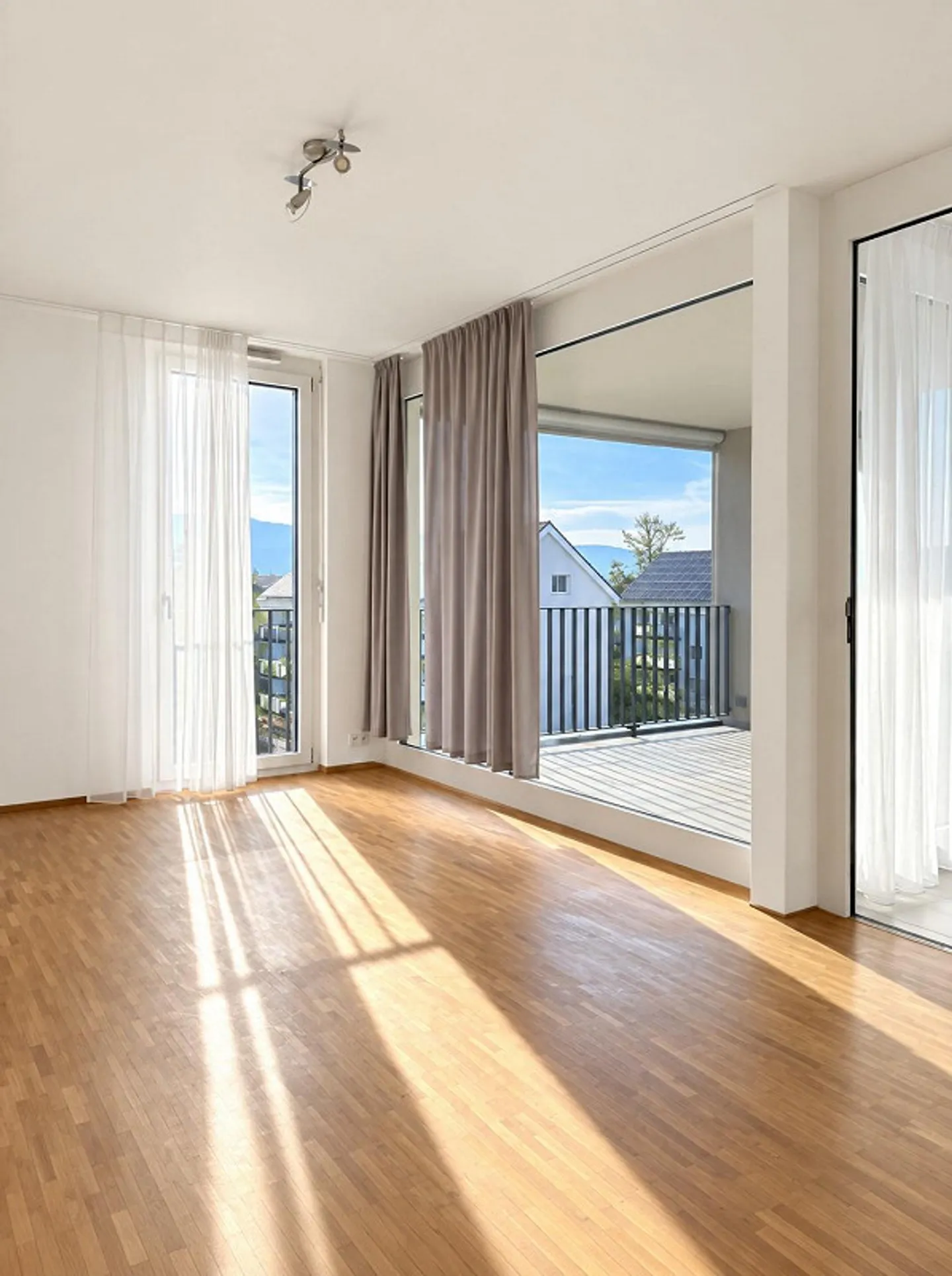 Helle 4.5-Zimmer-Wohnung in Oberwil - Foto 4 von 12