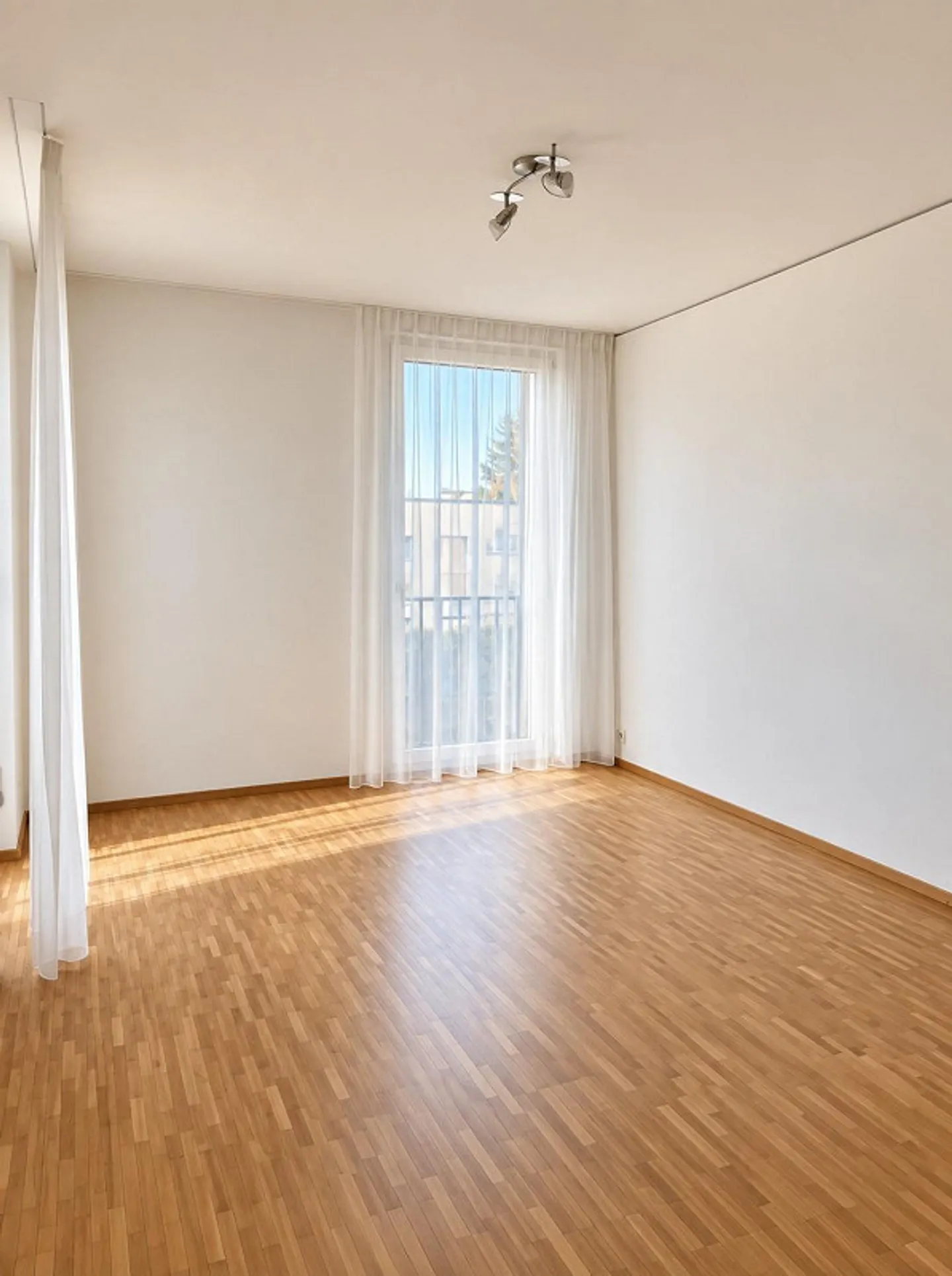 Helle 4.5-Zimmer-Wohnung in Oberwil - Foto 5 von 12