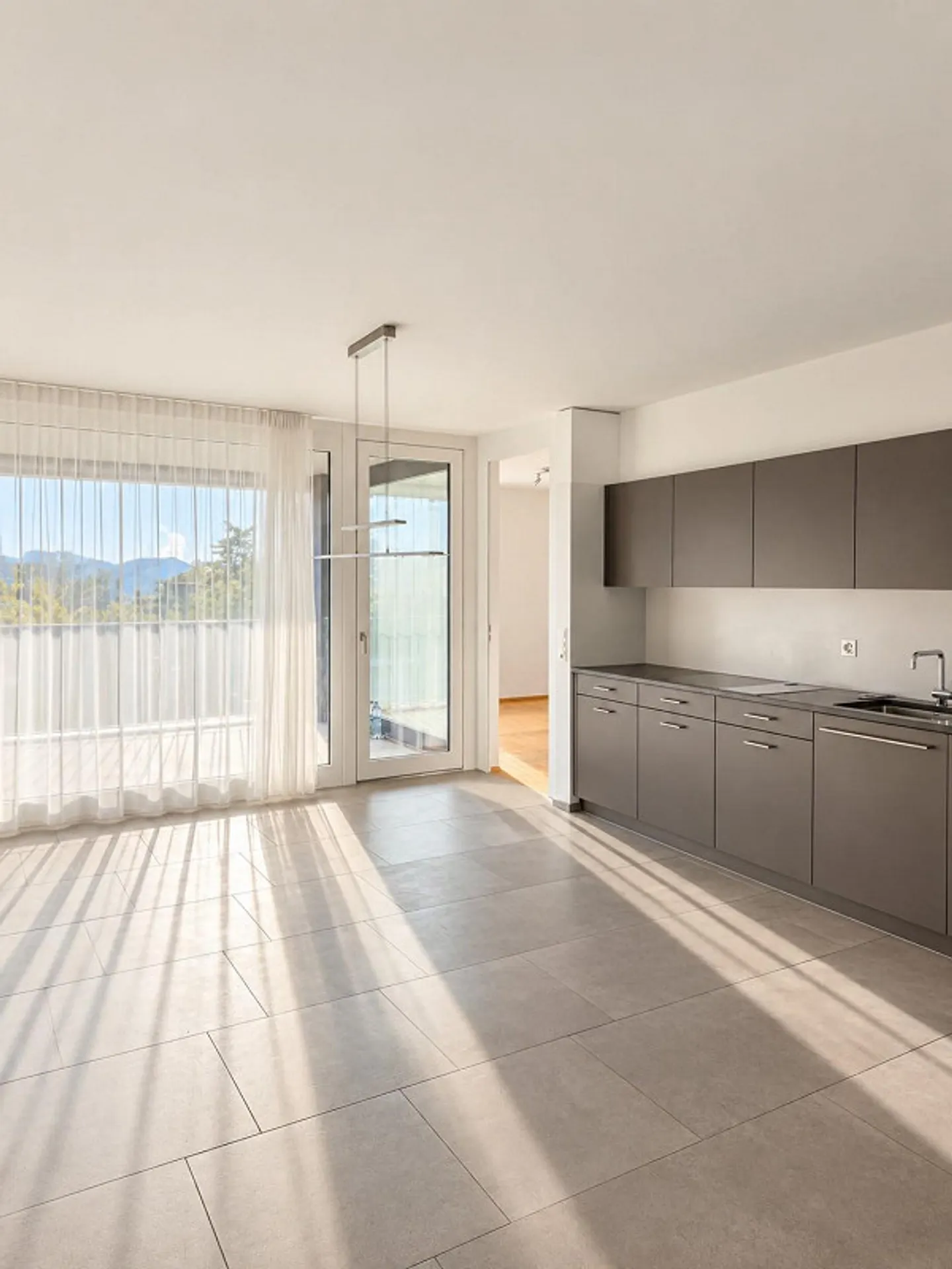 Helle 4.5-Zimmer-Wohnung in Oberwil - Foto 1 von 12