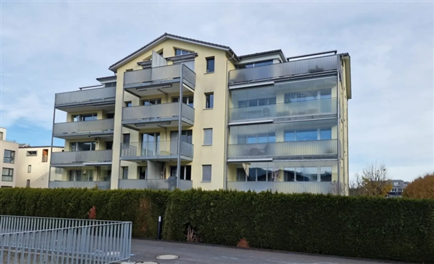 «Gepflegt mit Lift und schöner Aussicht» - Foto 4 von 8