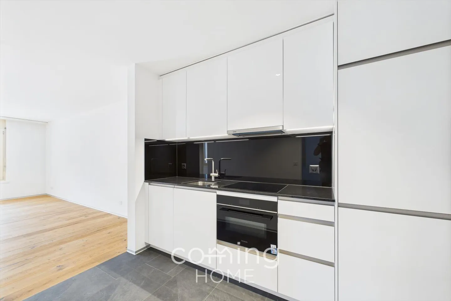 Elegant 4.5-room apartment in Blatten near Naters - Oasis of tranquility in the Valais Alps - Photo 6 of 10