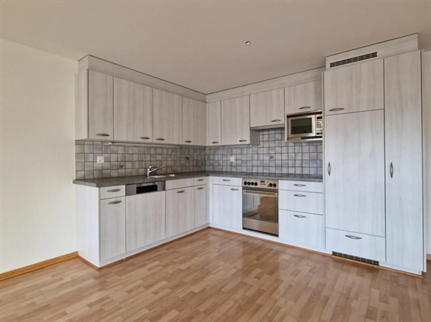 «Gepflegt mit Lift und schöner Aussicht» - Foto 5 von 8