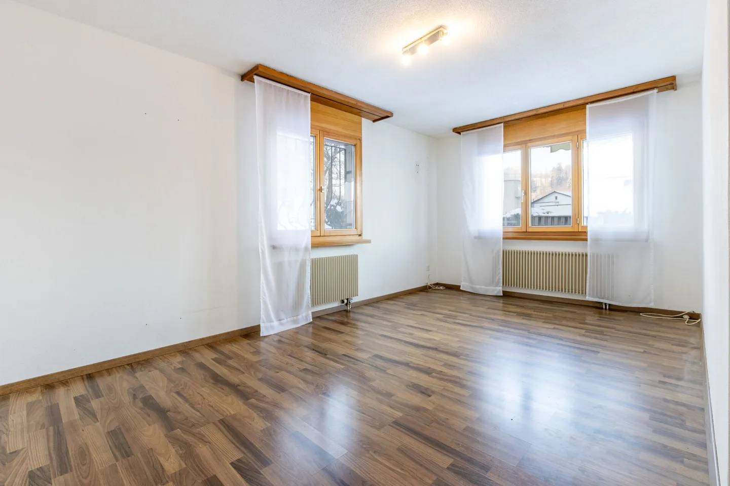 Detached 7.5 Room Single-Family House in Scenic Location in Turbenthal - Photo 10 of 19