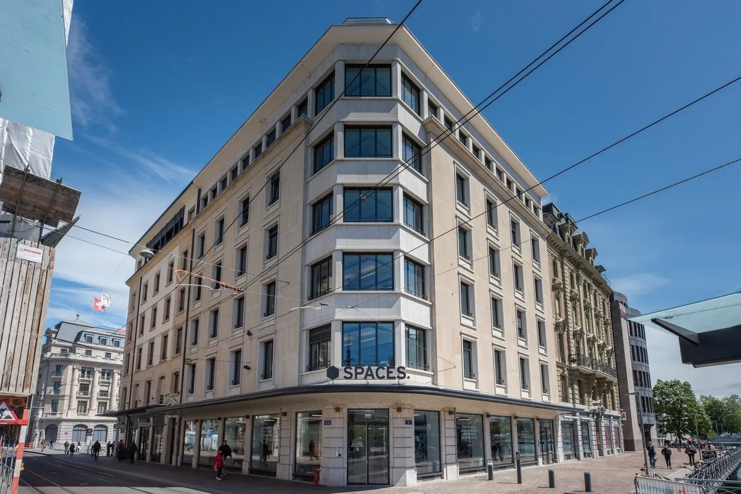 Find an office at Spaces Quai de l'Ile for 4 people with full support - Photo 3 of 6