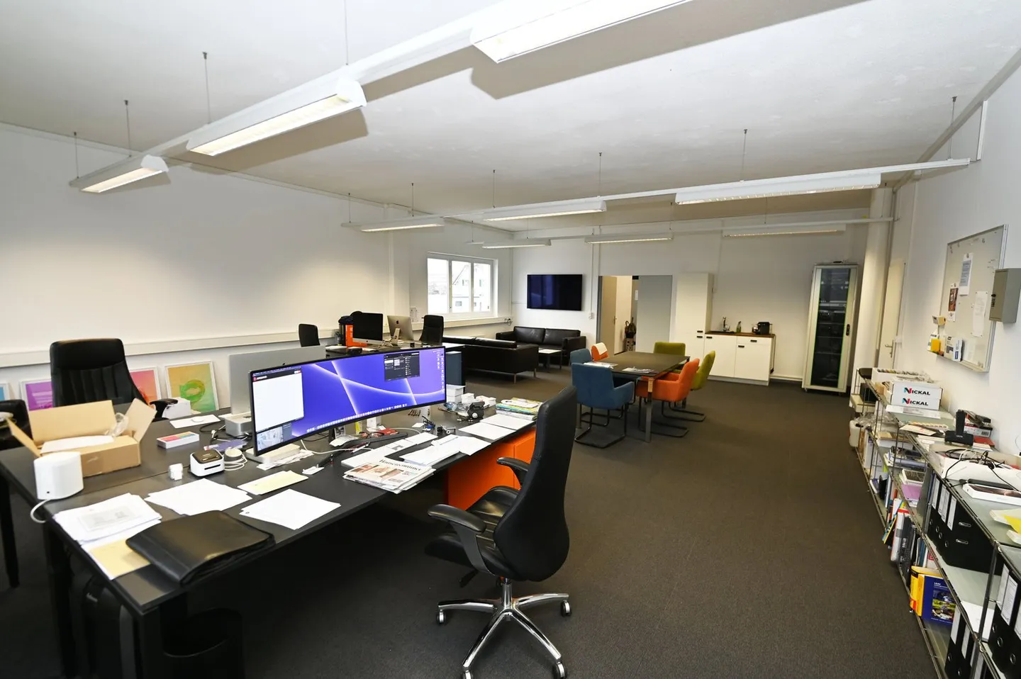 Ausstellung mit Fensterfront - Büro - Lager - PP - nähe Autobahnausfahrt - Foto 5 von 15