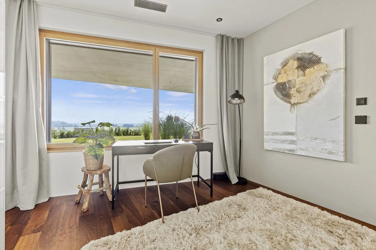 At the end of a cul-de-sac, elevated and quiet with a view over the Linth plain - Photo 7 of 14