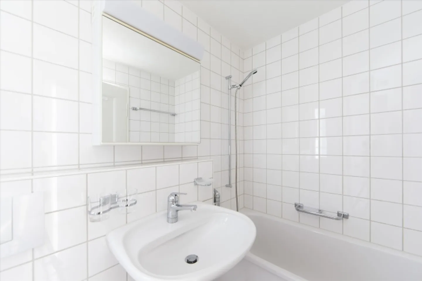 Appartamento parzialmente ristrutturato in una posizione ottimale cerca te! - Foto 8 di 11