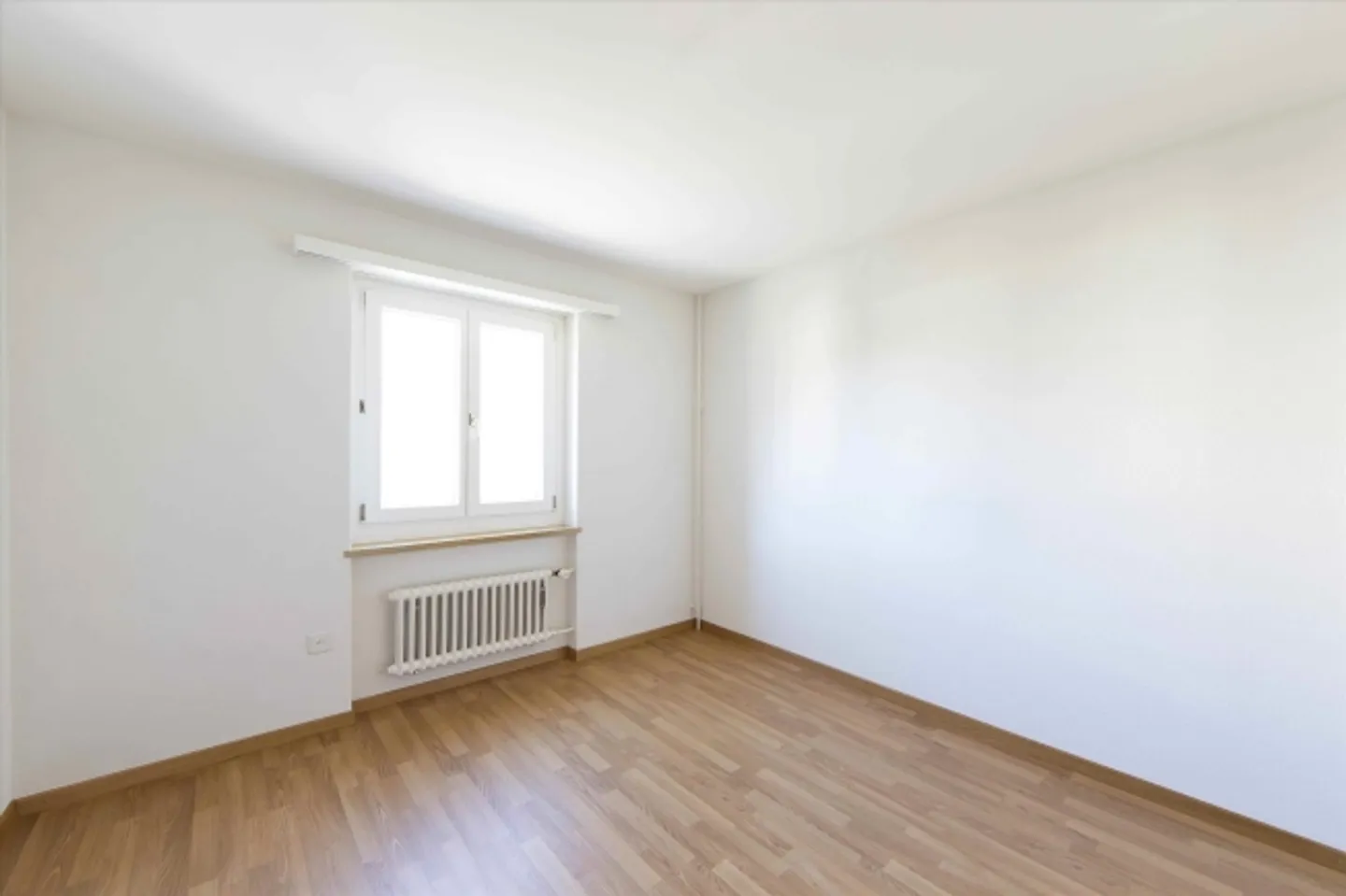 Appartamento parzialmente ristrutturato in una posizione ottimale cerca te! - Foto 10 di 11