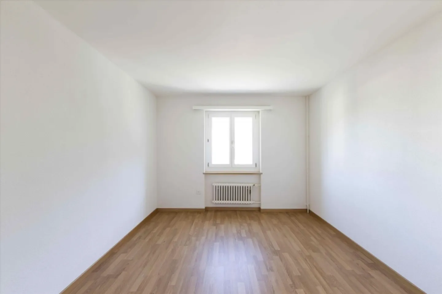 Appartamento parzialmente ristrutturato in una posizione ottimale cerca te! - Foto 9 di 11