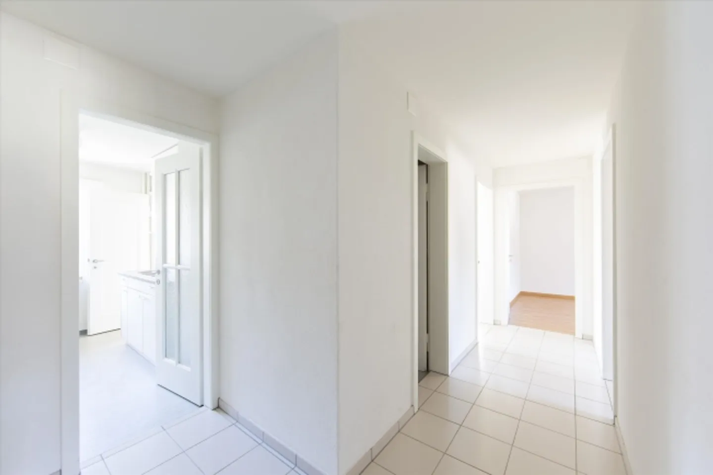 Appartamento parzialmente ristrutturato in una posizione ottimale cerca te! - Foto 11 di 11