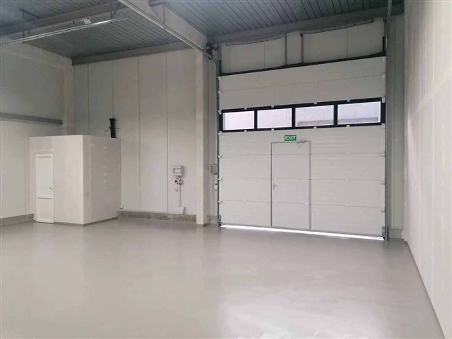Industrial hall with an area of 101 m2 - Photo 1 of 3