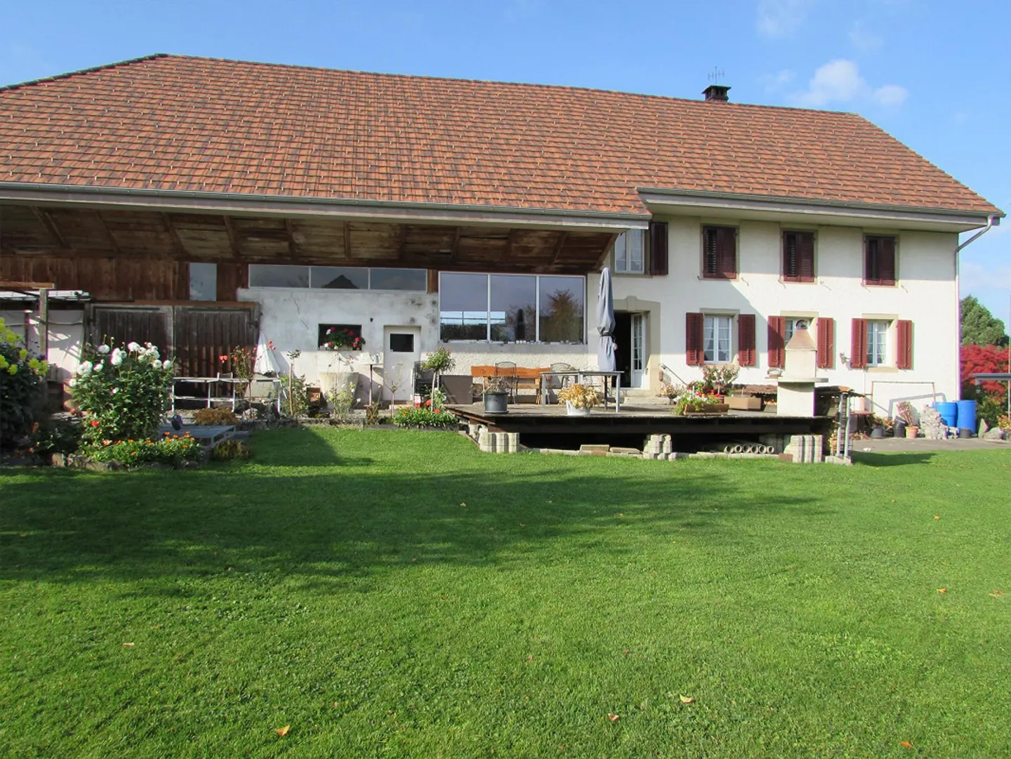 In vendita bellissima fattoria con 7 stanze - Foto 1 di 6