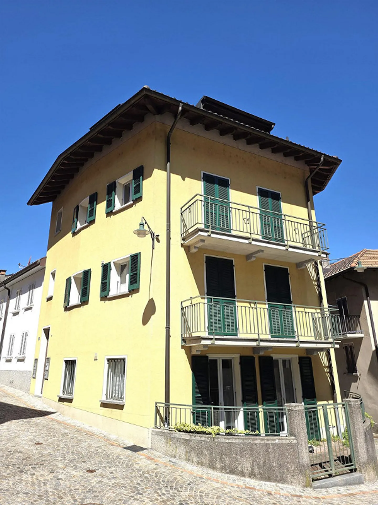 Spazioso monolocale mansardato a Bellinzona-Daro - Foto 1 di 9