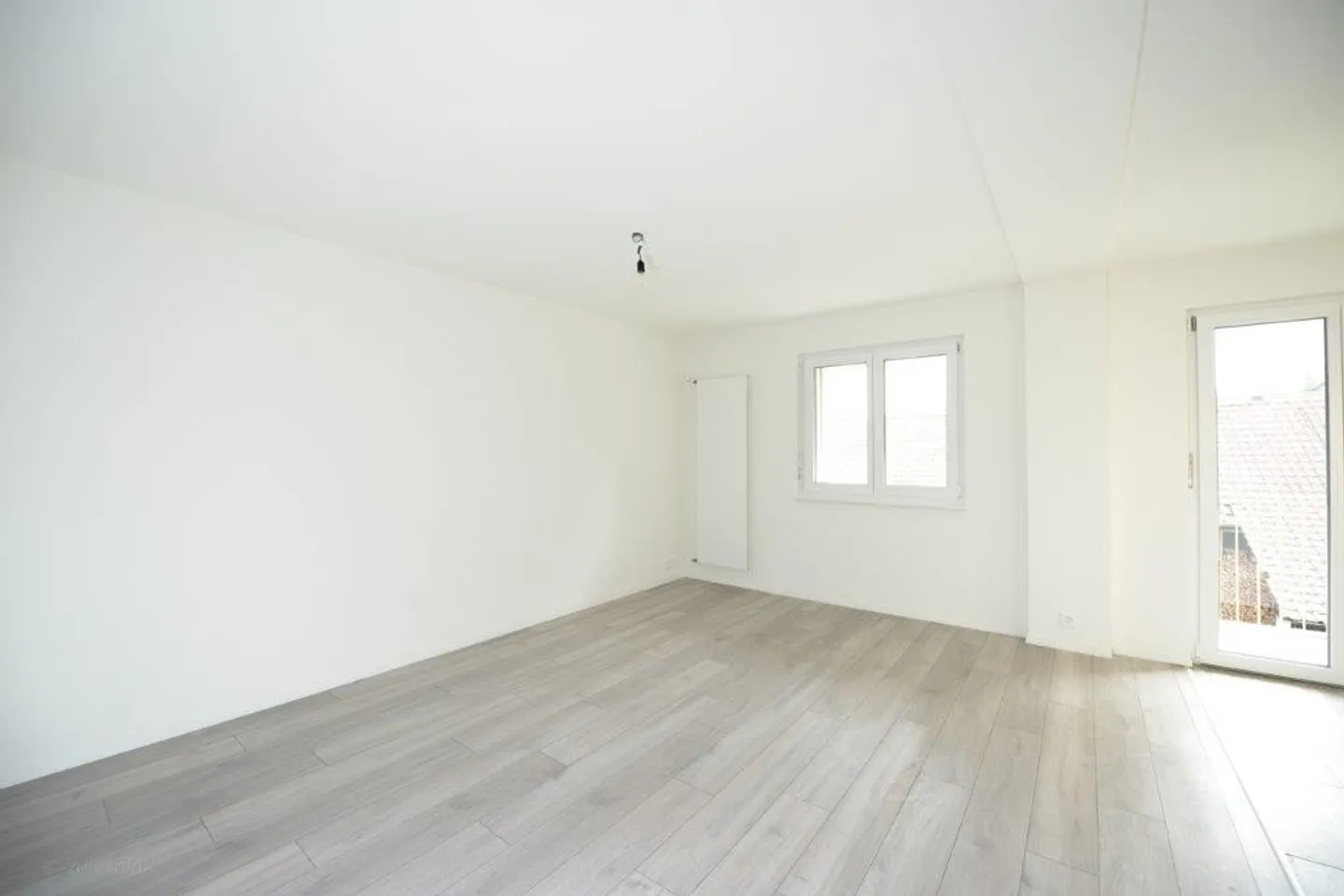 Attractive bright apartment with beautiful views! - Photo 4 of 9