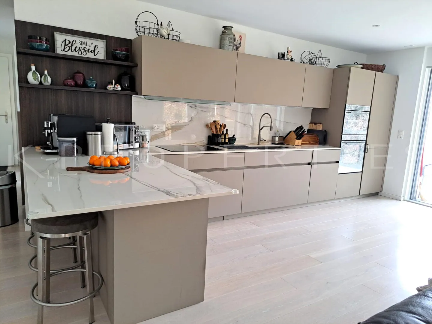 Appartamento Moderno con Balcone - Foto 1 di 8