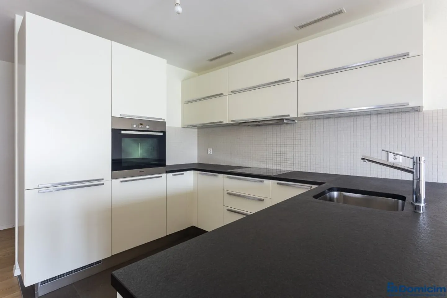 Apartment for rent - Photo 1 of 9