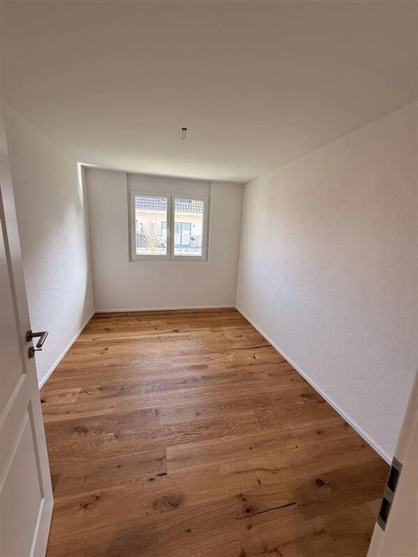 Stylish living in a modern 3.5-room apartment - Photo 3 of 5