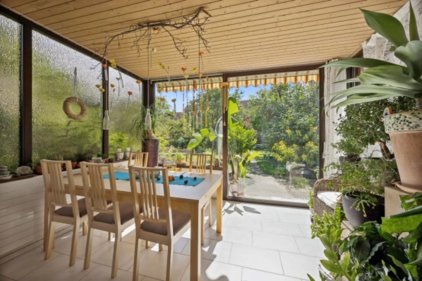 Votre nouveau paradis familial avec jardin de rêve à Wettingen - Photo 2 sur 13