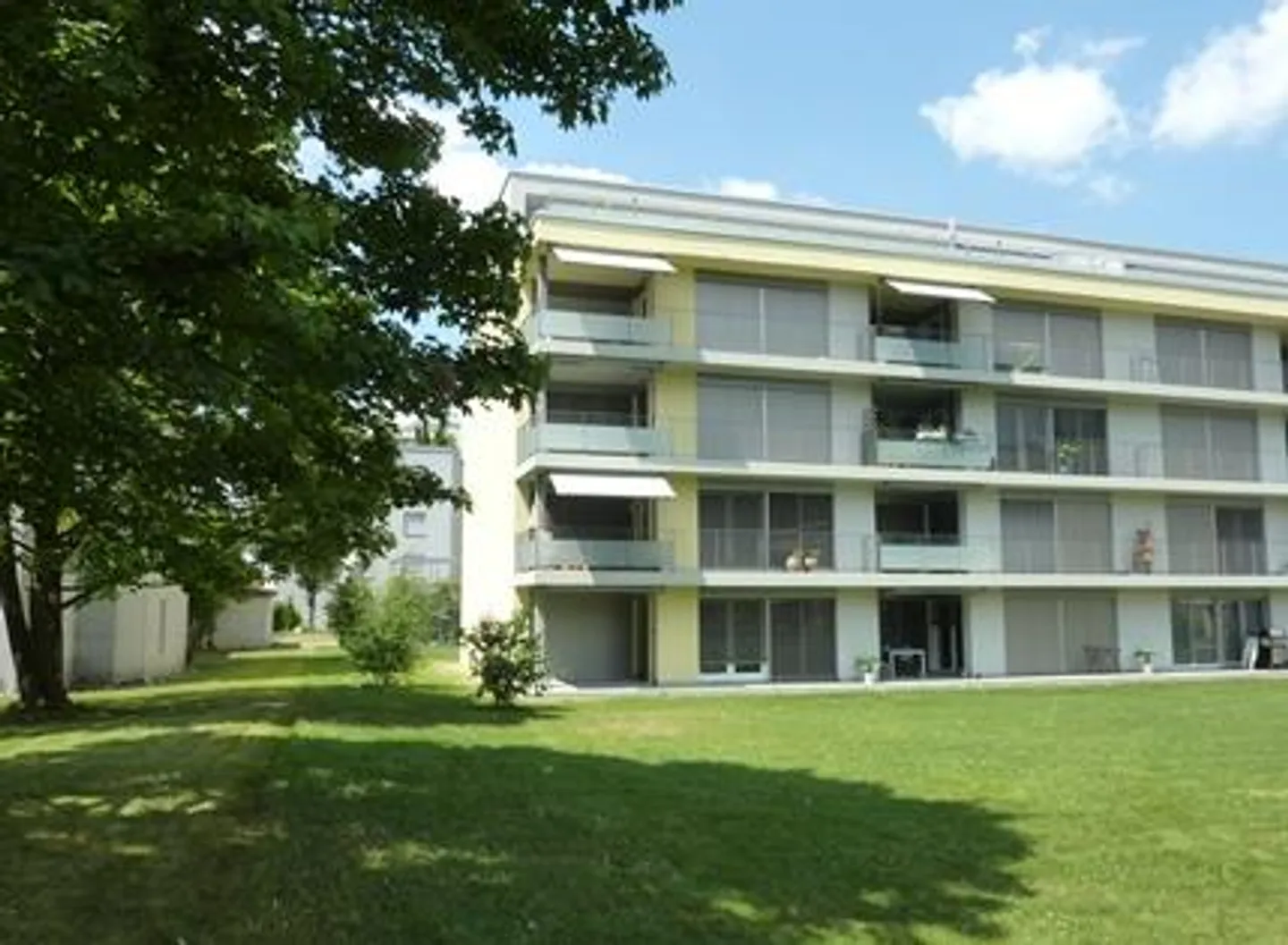 Apartment for rent - Photo 2 of 12