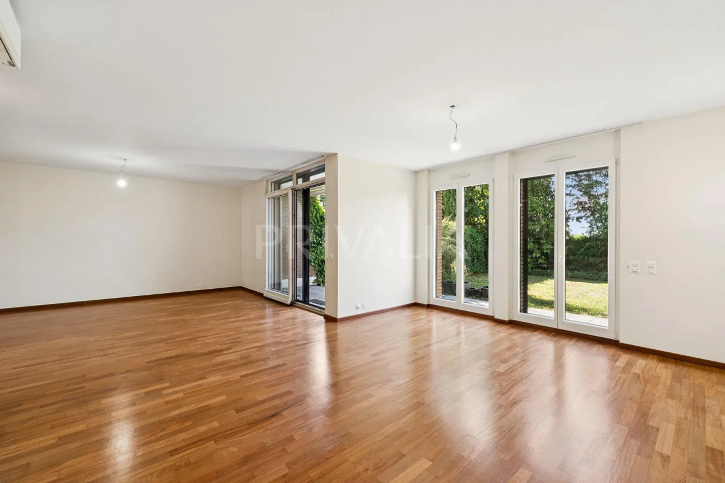 Charming Townhouse in Champel - Photo 1 of 6