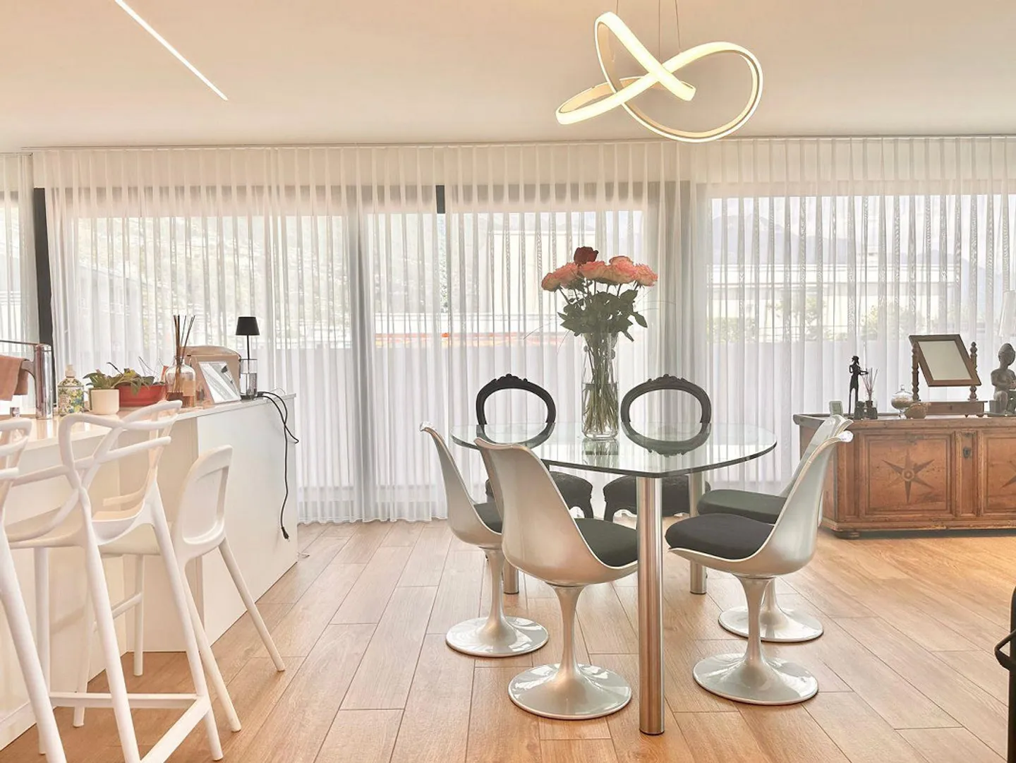 Attico moderno con 40 m² di terrazza e vista panoramica su Locarno ... - Photo 8 sur 26