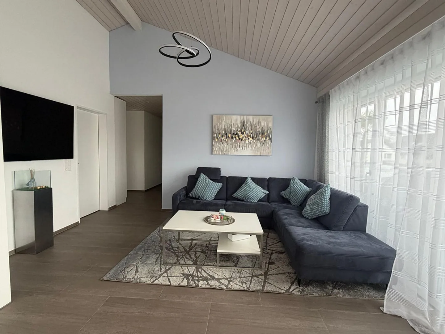 Modern 5.5 Room Penthouse with Great View and a Terrace - Photo 3 of 11