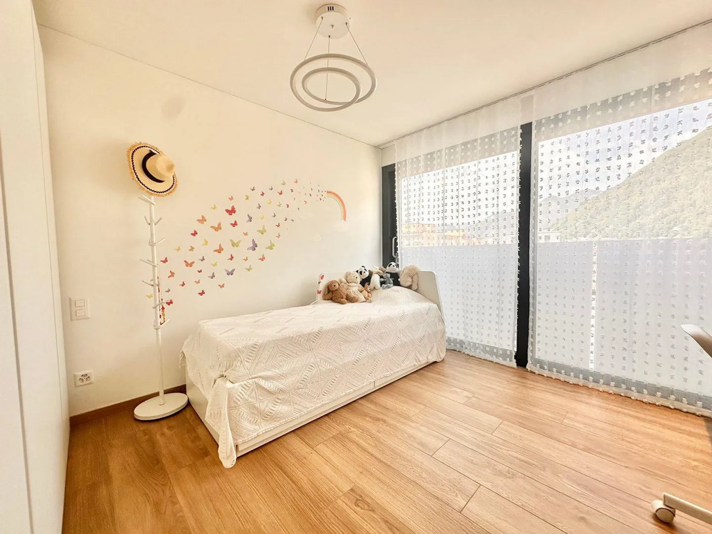 Attico moderno con 40 m² di terrazza e vista panoramica su Locarno ... - Photo 16 sur 26