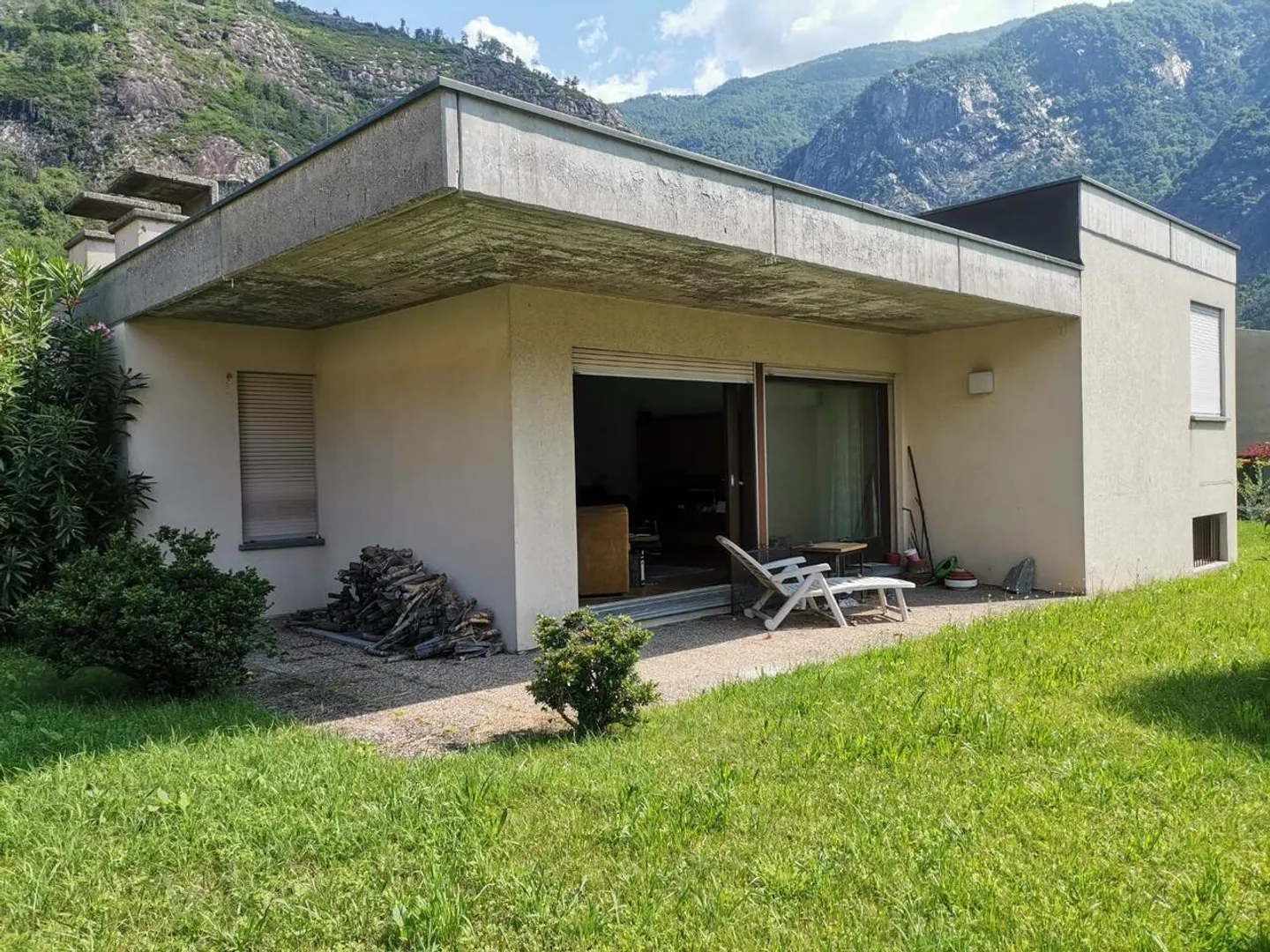 Bungalow soleggiato con giardino - Foto 1 di 13