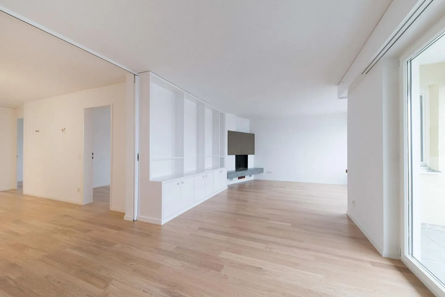 Appartement 3 1/2 pièces entièrement rénové avec vue imprenable - Photo 3 sur 9
