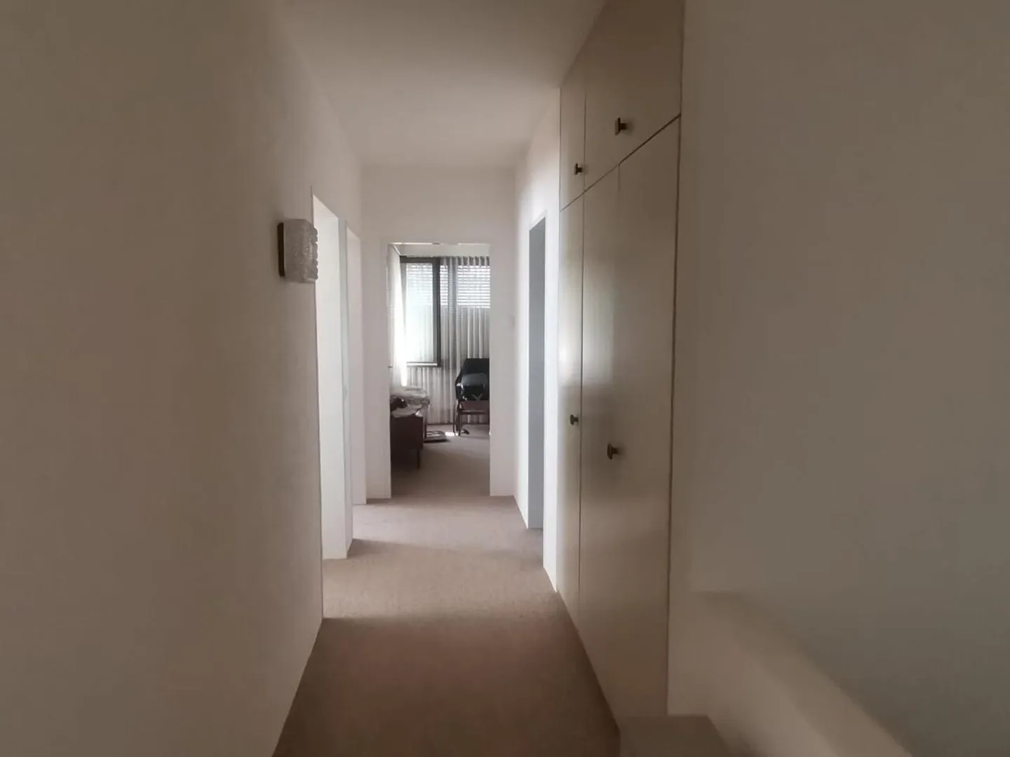 Bungalow soleggiato con giardino - Foto 8 di 13