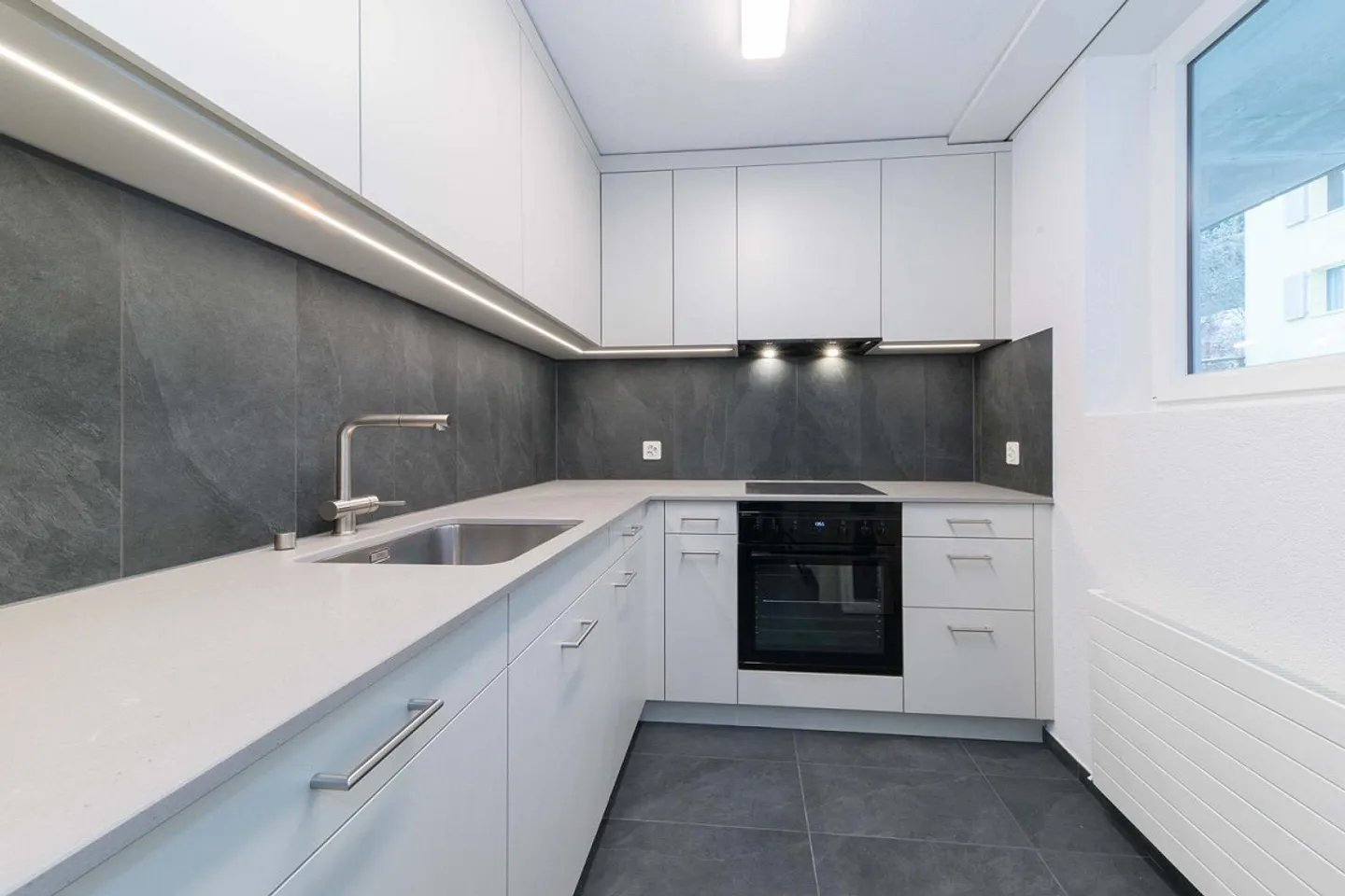 Appartement 3 1/2 pièces entièrement rénové avec vue imprenable - Photo 6 sur 9