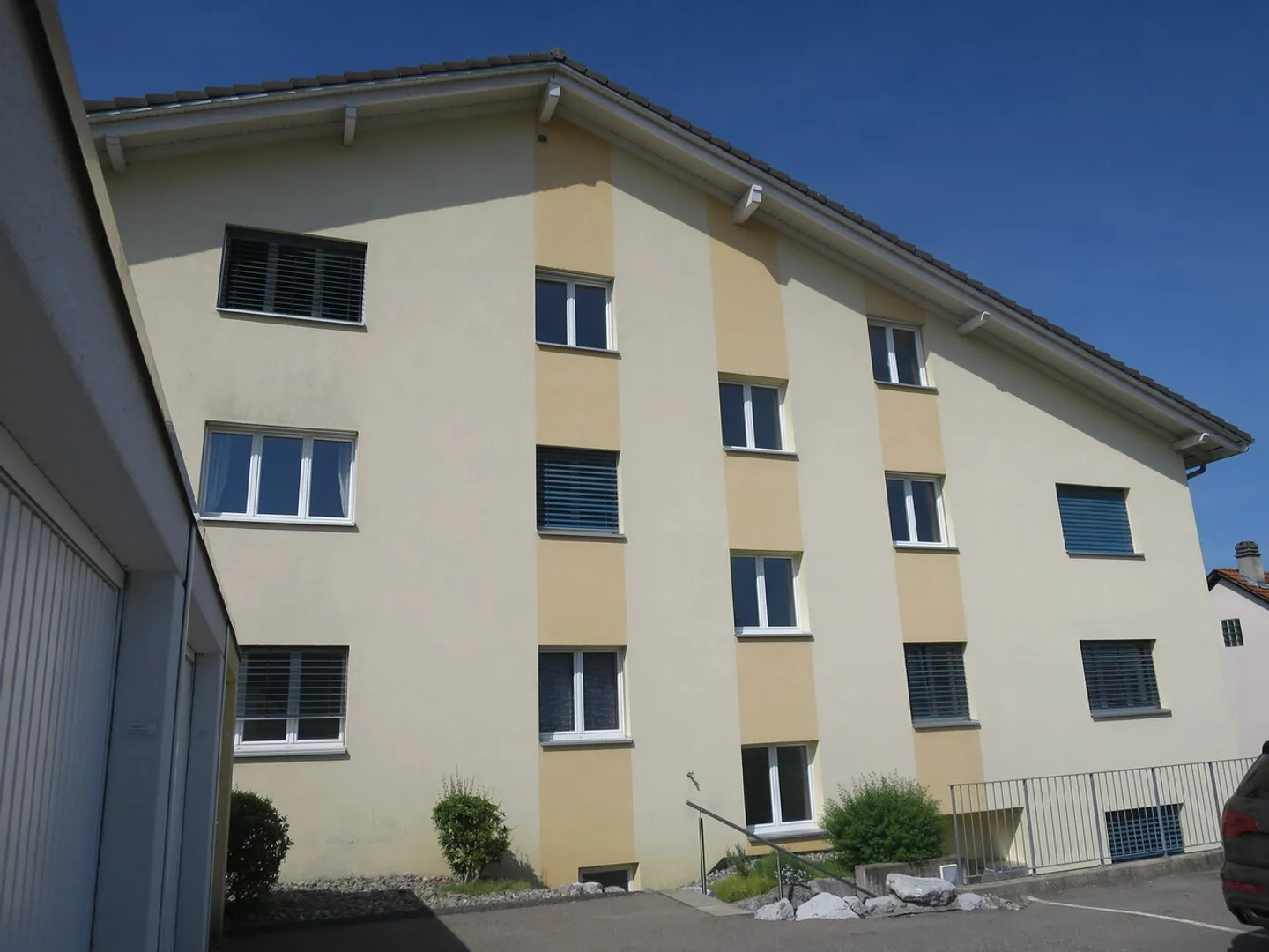 Apartment for rent - Photo 3 of 8