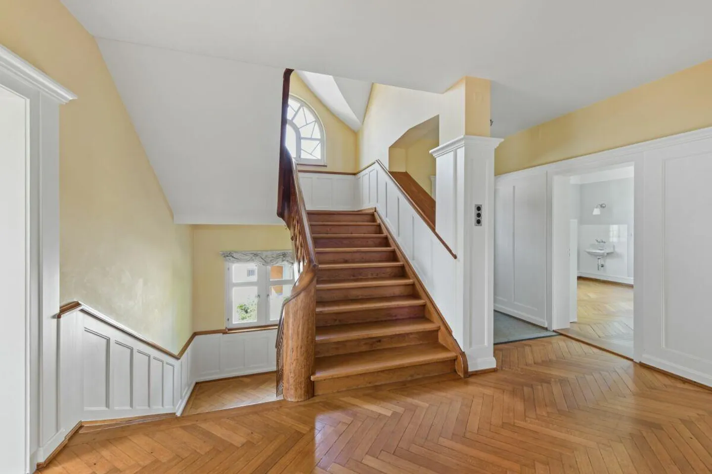 Villa historique Art Nouveau avec charme, grand jardin et beaucoup d'espace pour vos rêves de vie - Photo 15 sur 30